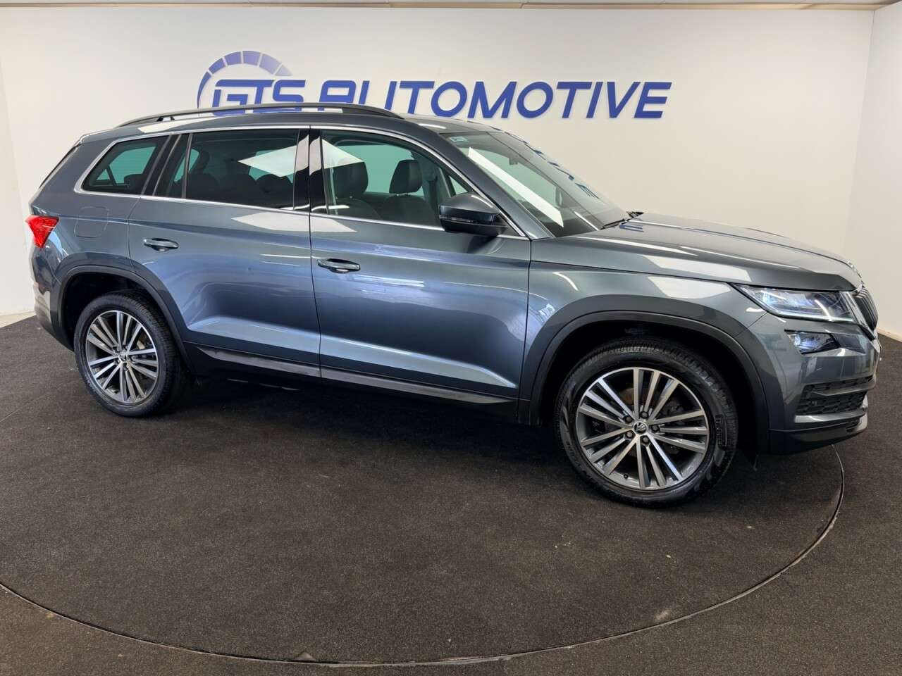 A 2020 SKODA KODIAQ 1.5 TSI ACT SE L DSG AUTO 150 BHP + 7 SEATS + SAT NAV + HEATED SEATS SIX MO A 2020 SKODA KODIAQ 1.5 TSI ACT SE L DSG AUTO 150 BHP + 7 SEATS + SAT NAV + HEATED SEATS SIX MO