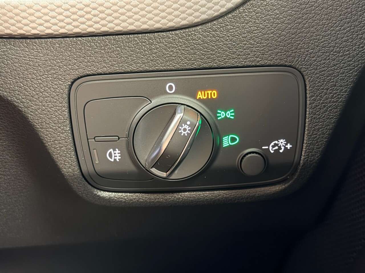 2023 AUDI Q2 2023 AUDI Q2