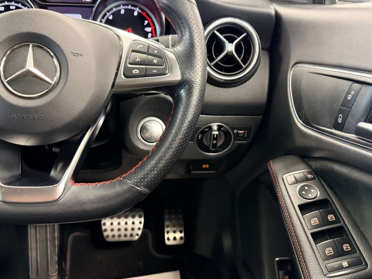 2019 MERCEDES-BENZ 180 2019 MERCEDES-BENZ 180