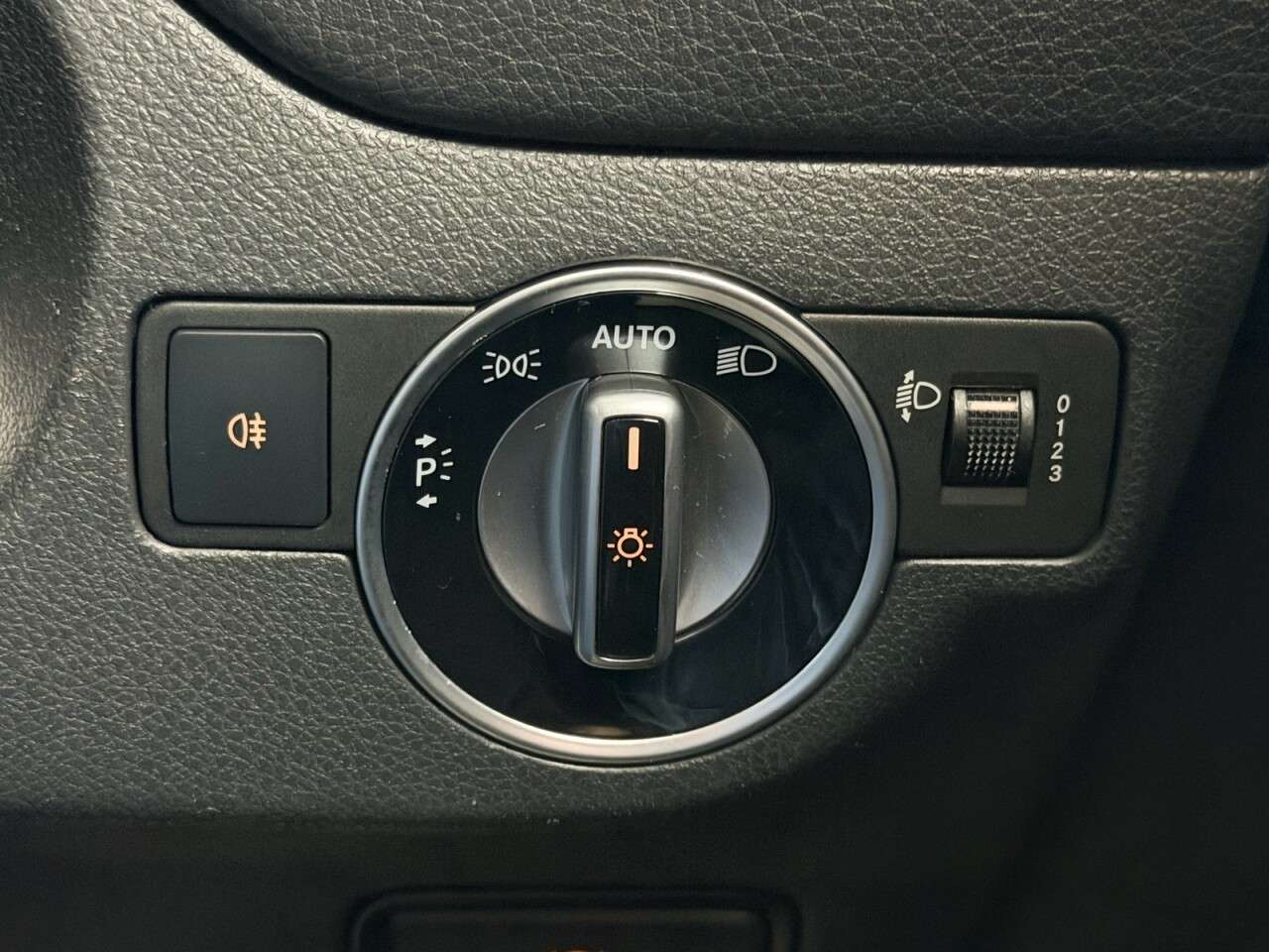 2019 MERCEDES-BENZ 180 2019 MERCEDES-BENZ 180
