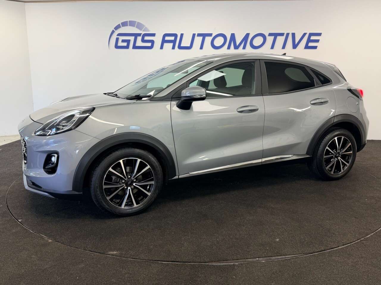 A 2022 FORD PUMA 1.0 TURBO ECOBOOST MHEV HYBRID TITANIUM 125 BHP + SAT NAV + REAR CAMERA SIX A 2022 FORD PUMA 1.0 TURBO ECOBOOST MHEV HYBRID TITANIUM 125 BHP + SAT NAV + REAR CAMERA SIX