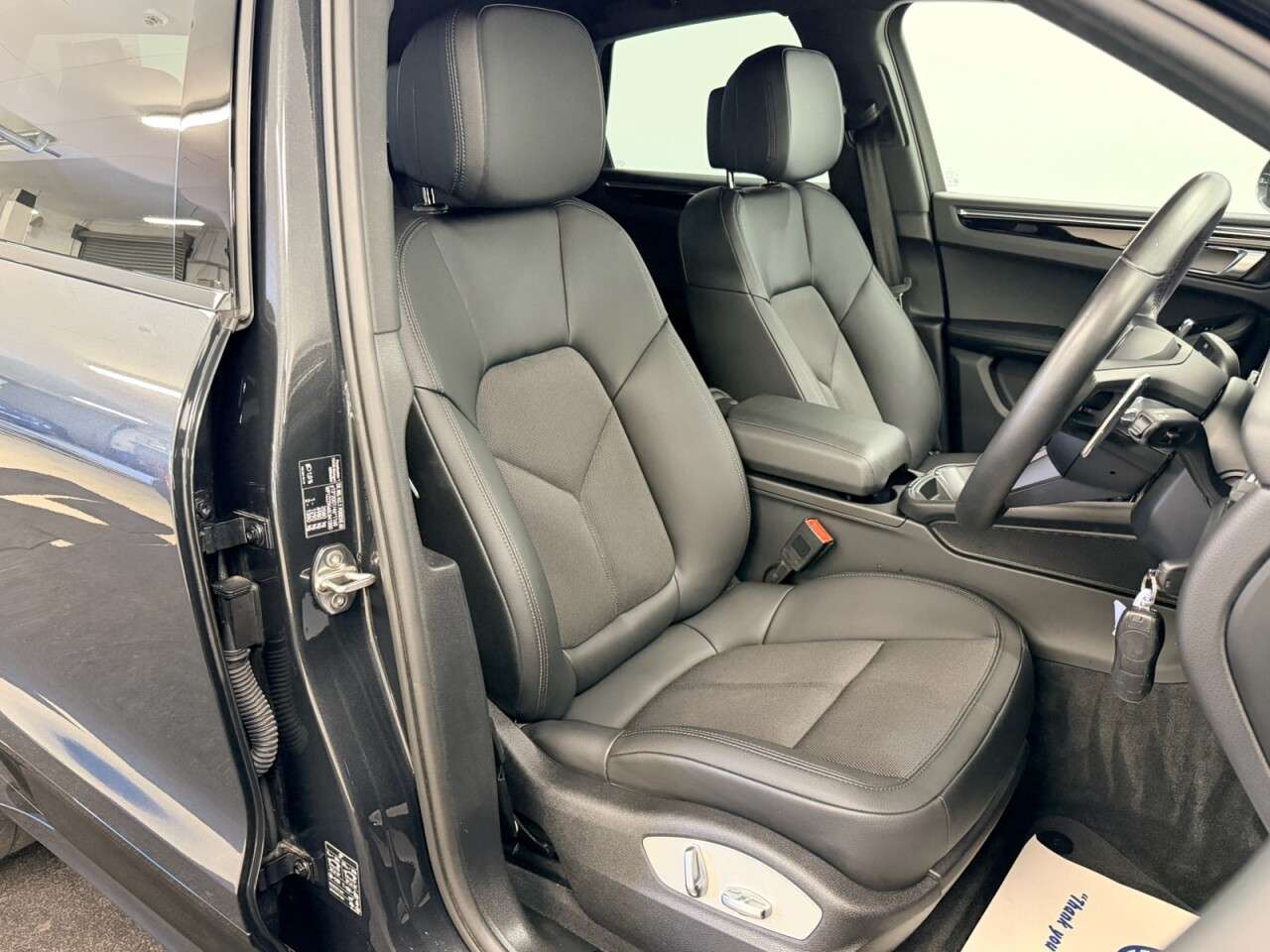 A 2025 PORSCHE MACAN 2.9T V6 PDK AUTO 4WD 380 BHP + SAT NAV + HEATED SEATS + CAMERA + 21in ALLOY A 2025 PORSCHE MACAN 2.9T V6 PDK AUTO 4WD 380 BHP + SAT NAV + HEATED SEATS + CAMERA + 21in ALLOY