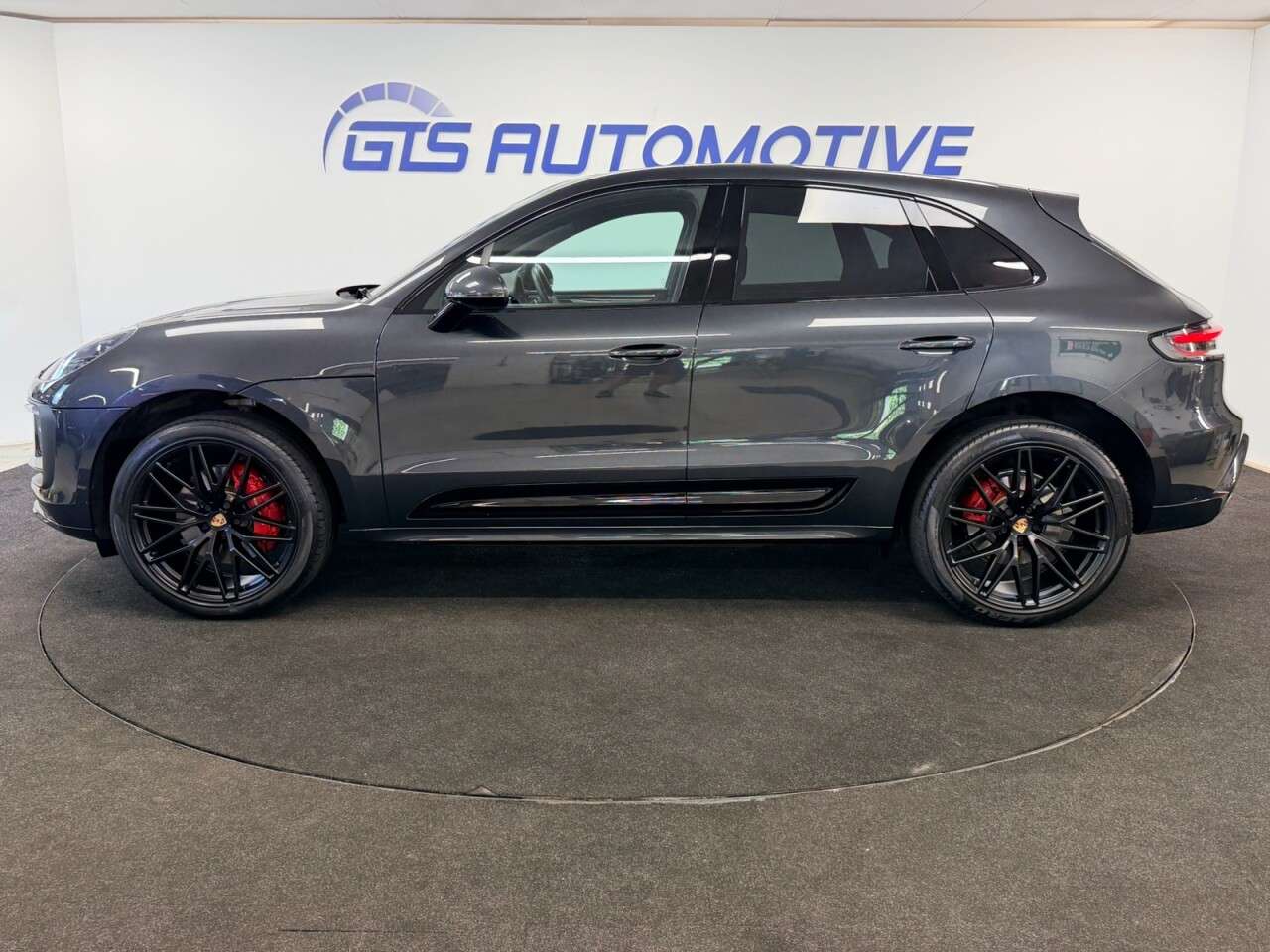 2025 PORSCHE MACAN 2025 PORSCHE MACAN
