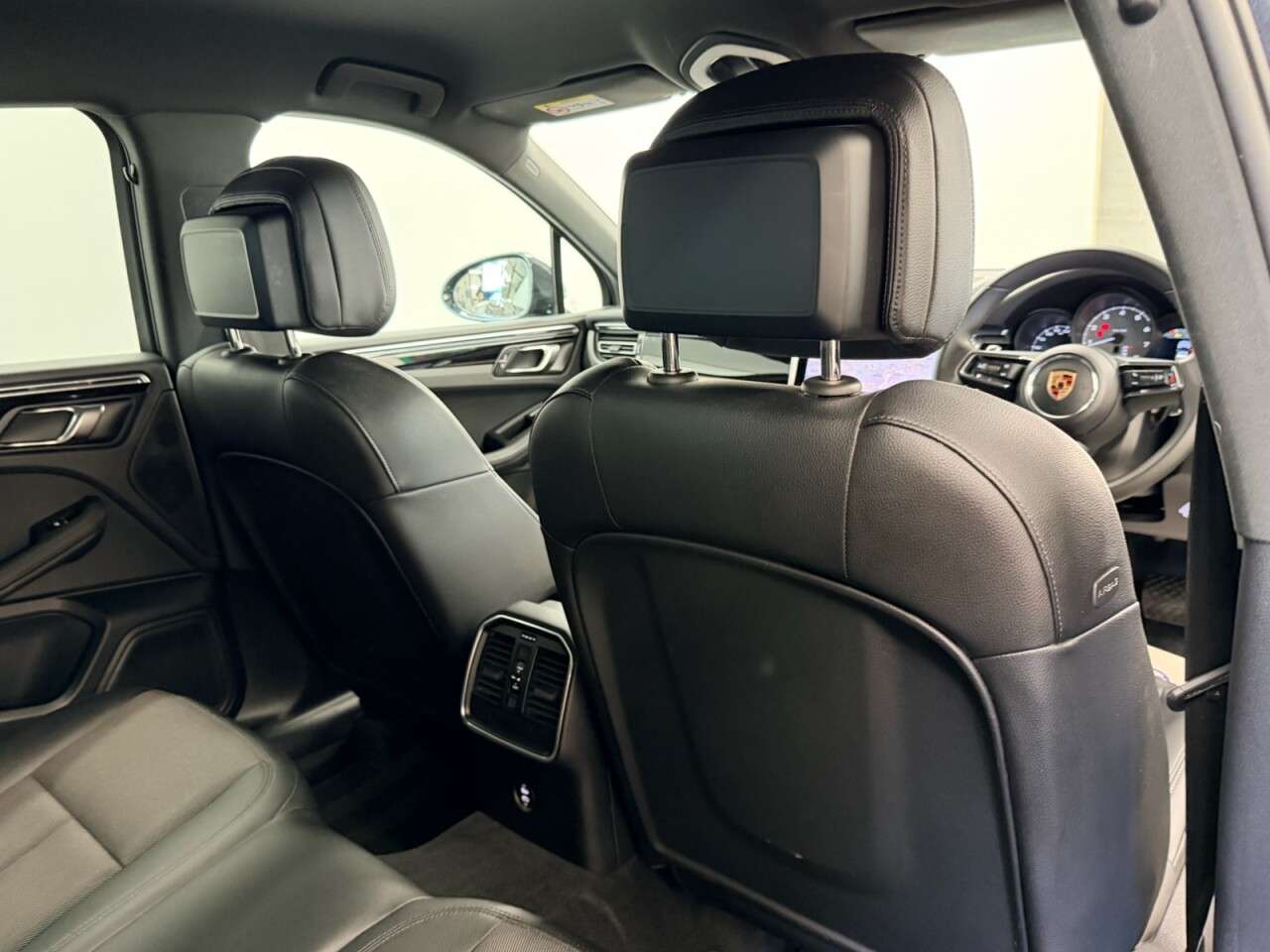 2025 PORSCHE MACAN 2025 PORSCHE MACAN