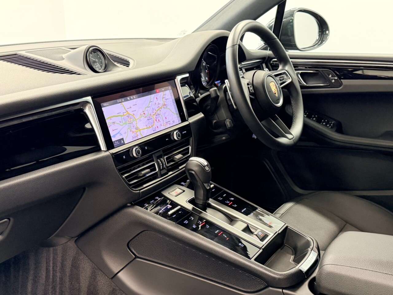 2025 PORSCHE MACAN 2025 PORSCHE MACAN