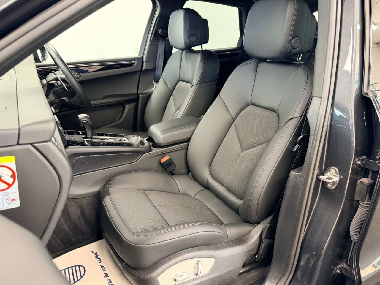 2025 PORSCHE MACAN 2025 PORSCHE MACAN