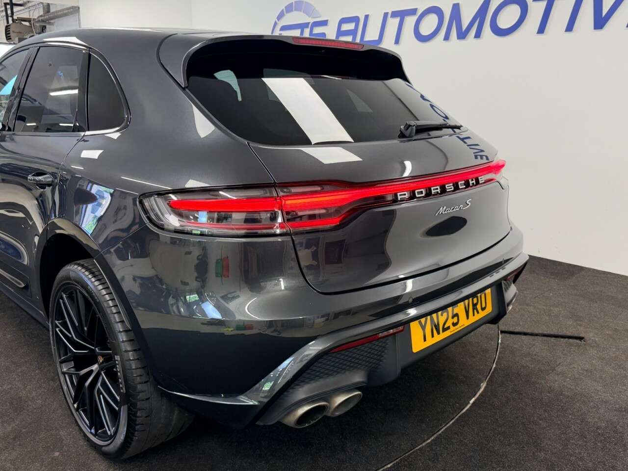 2025 PORSCHE MACAN 2025 PORSCHE MACAN