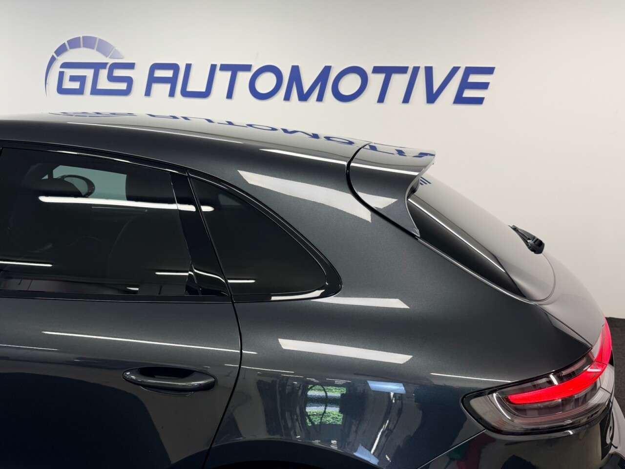 2025 PORSCHE MACAN 2025 PORSCHE MACAN