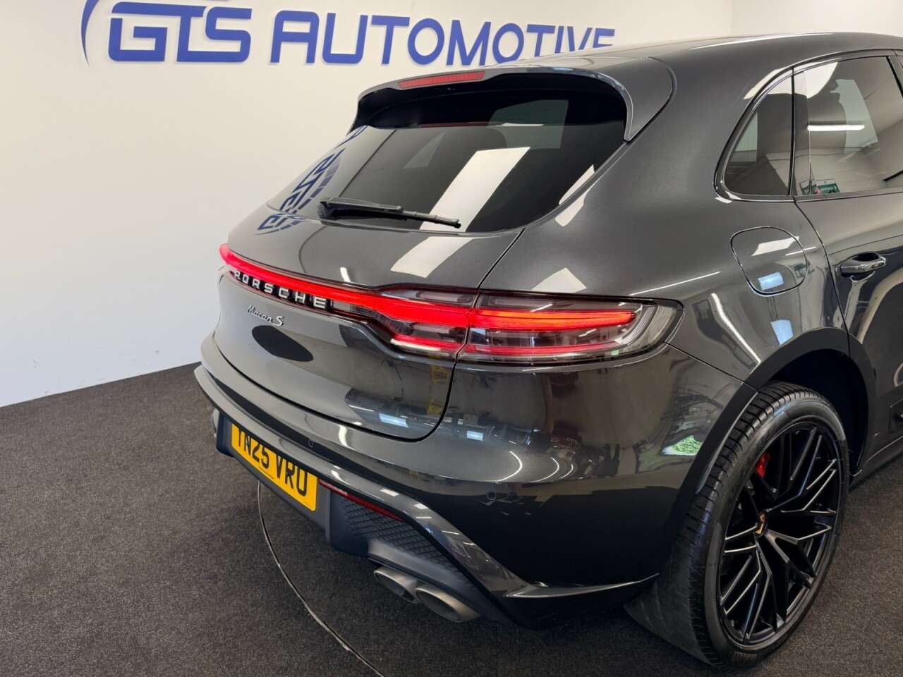 2025 PORSCHE MACAN 2025 PORSCHE MACAN