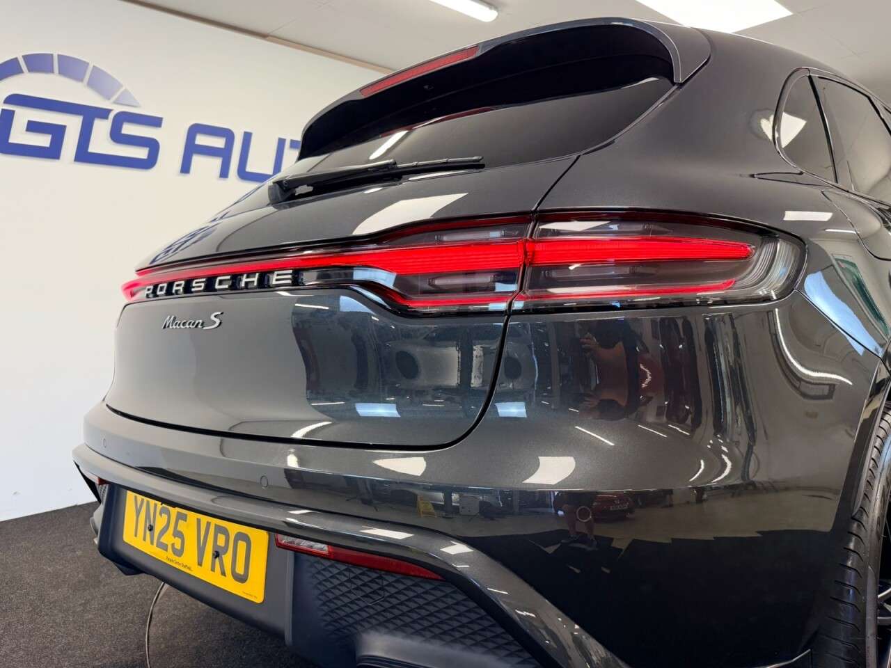 2025 PORSCHE MACAN 2025 PORSCHE MACAN