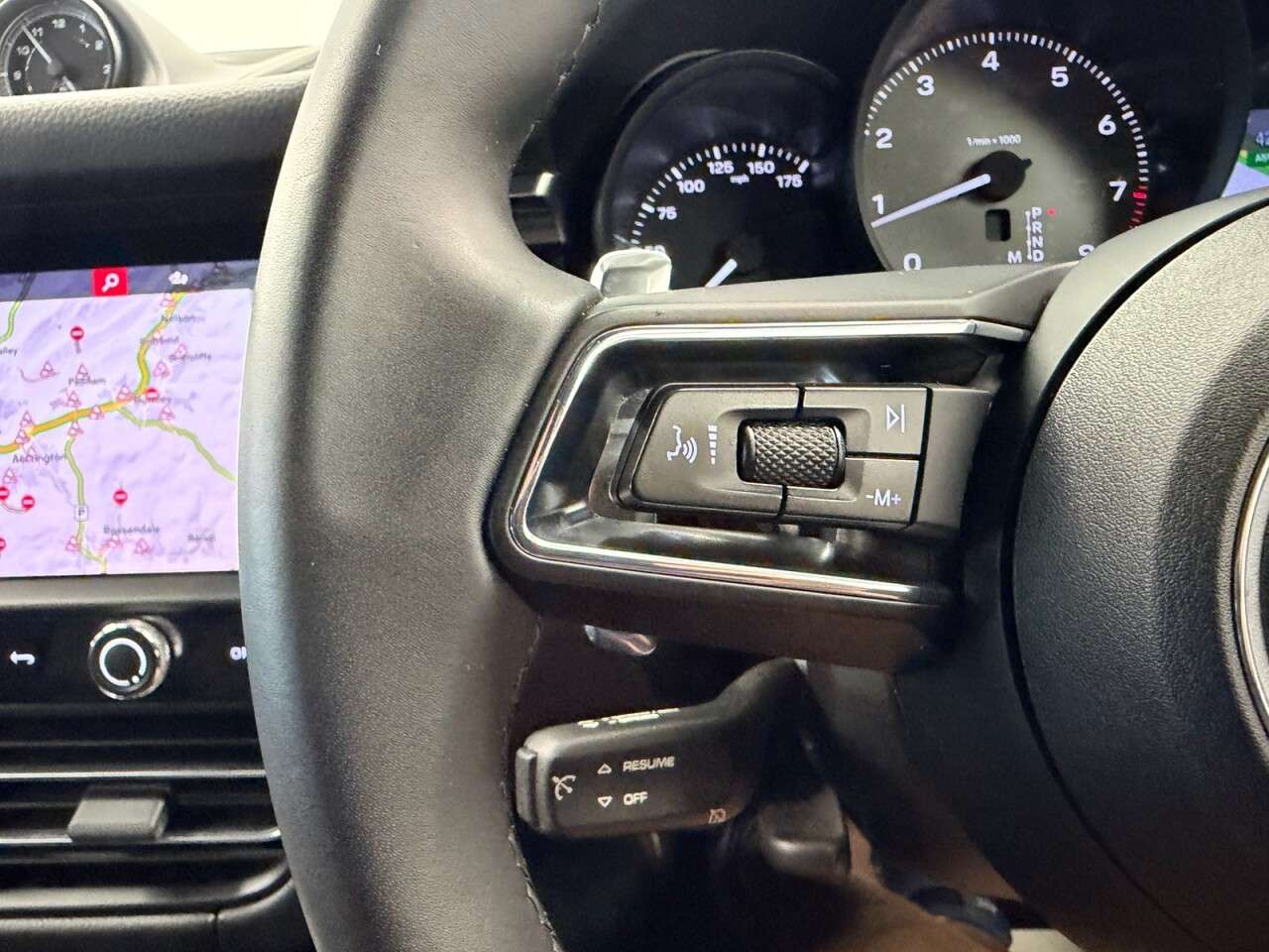 2025 PORSCHE MACAN 2025 PORSCHE MACAN