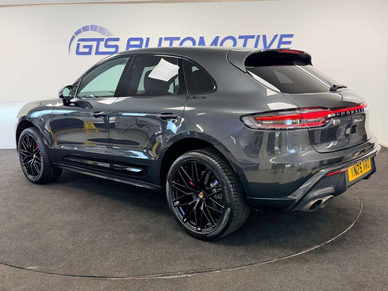 2025 PORSCHE MACAN 2025 PORSCHE MACAN