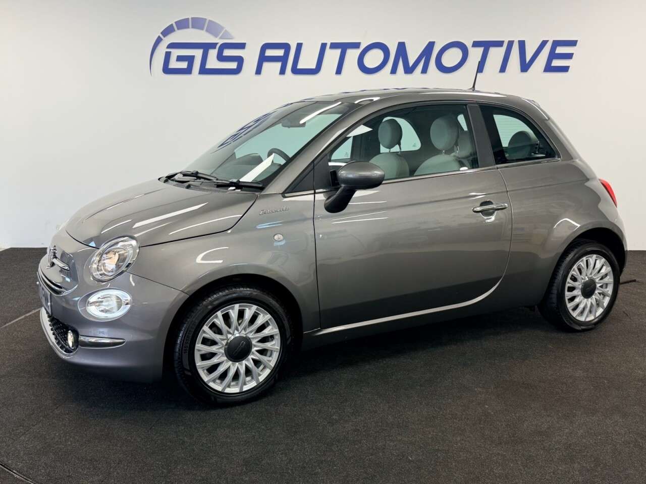 A 2023 FIAT 500 1.0 MHEV DOLCEVITA 70 BHP + SUNROOF + PARKING SENSORS SIX MONTH WARRANTY JU A 2023 FIAT 500 1.0 MHEV DOLCEVITA 70 BHP + SUNROOF + PARKING SENSORS SIX MONTH WARRANTY JU