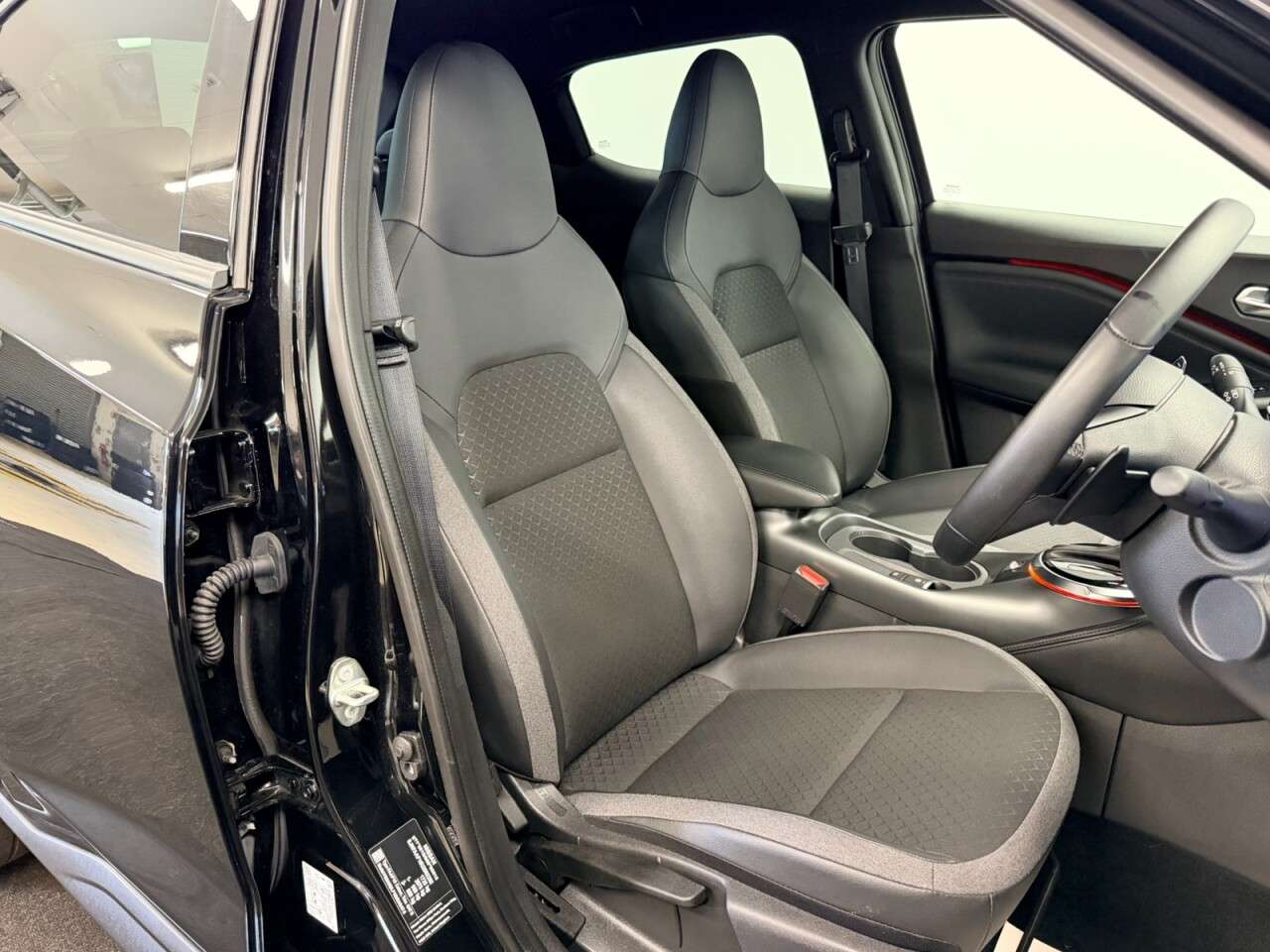 A 2025 NISSAN JUKE 1.0 DIG-T N-CONNECTA DCT AUTO 115 BHP + SAT NAV + REAR CAMERA + PRIVACY GLA A 2025 NISSAN JUKE 1.0 DIG-T N-CONNECTA DCT AUTO 115 BHP + SAT NAV + REAR CAMERA + PRIVACY GLA