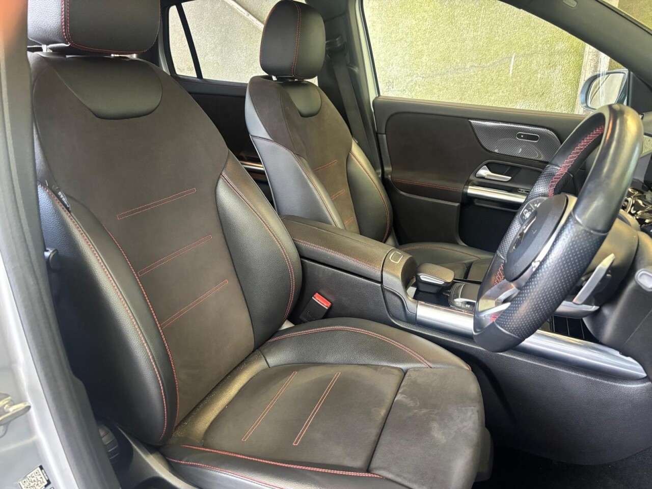 A 2020 MERCEDES-BENZ GLA GLA200 AMG LINE 7G-DCT AUTO 165 BHP + SAT NAV + REAR CAMERA + HEATED SEATS A 2020 MERCEDES-BENZ GLA GLA200 AMG LINE 7G-DCT AUTO 165 BHP + SAT NAV + REAR CAMERA + HEATED SEATS