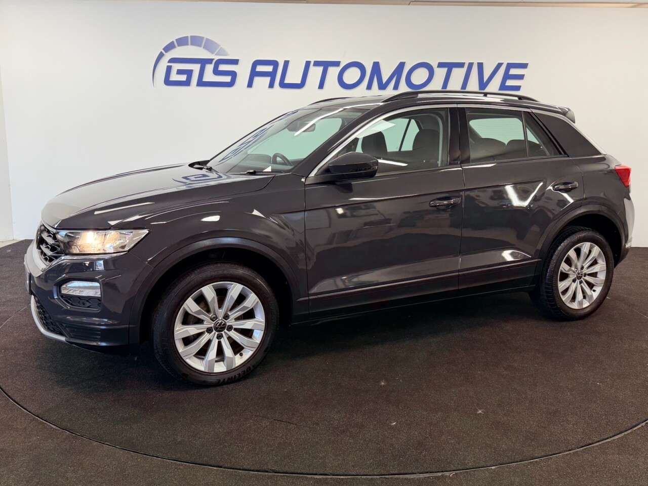 A 2021 VOLKSWAGEN T-ROC 1.0 TSI SE 110 BHP + PARKING SENSORS + APPLE CAR PLAY SIX MONTH WARRANTY JU A 2021 VOLKSWAGEN T-ROC 1.0 TSI SE 110 BHP + PARKING SENSORS + APPLE CAR PLAY SIX MONTH WARRANTY JU