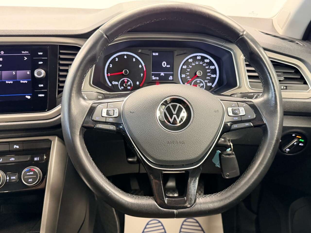2021 VOLKSWAGEN T-ROC 2021 VOLKSWAGEN T-ROC