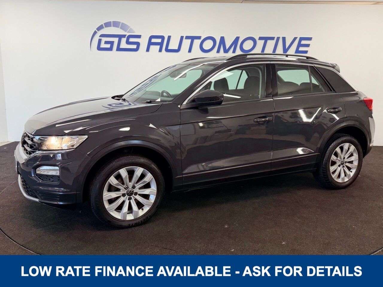 A 2021 VOLKSWAGEN T-ROC 1.0 TSI SE 110 BHP + PARKING SENSORS + APPLE CAR PLAY SIX MONTH WARRANTY JU A 2021 VOLKSWAGEN T-ROC 1.0 TSI SE 110 BHP + PARKING SENSORS + APPLE CAR PLAY SIX MONTH WARRANTY JU