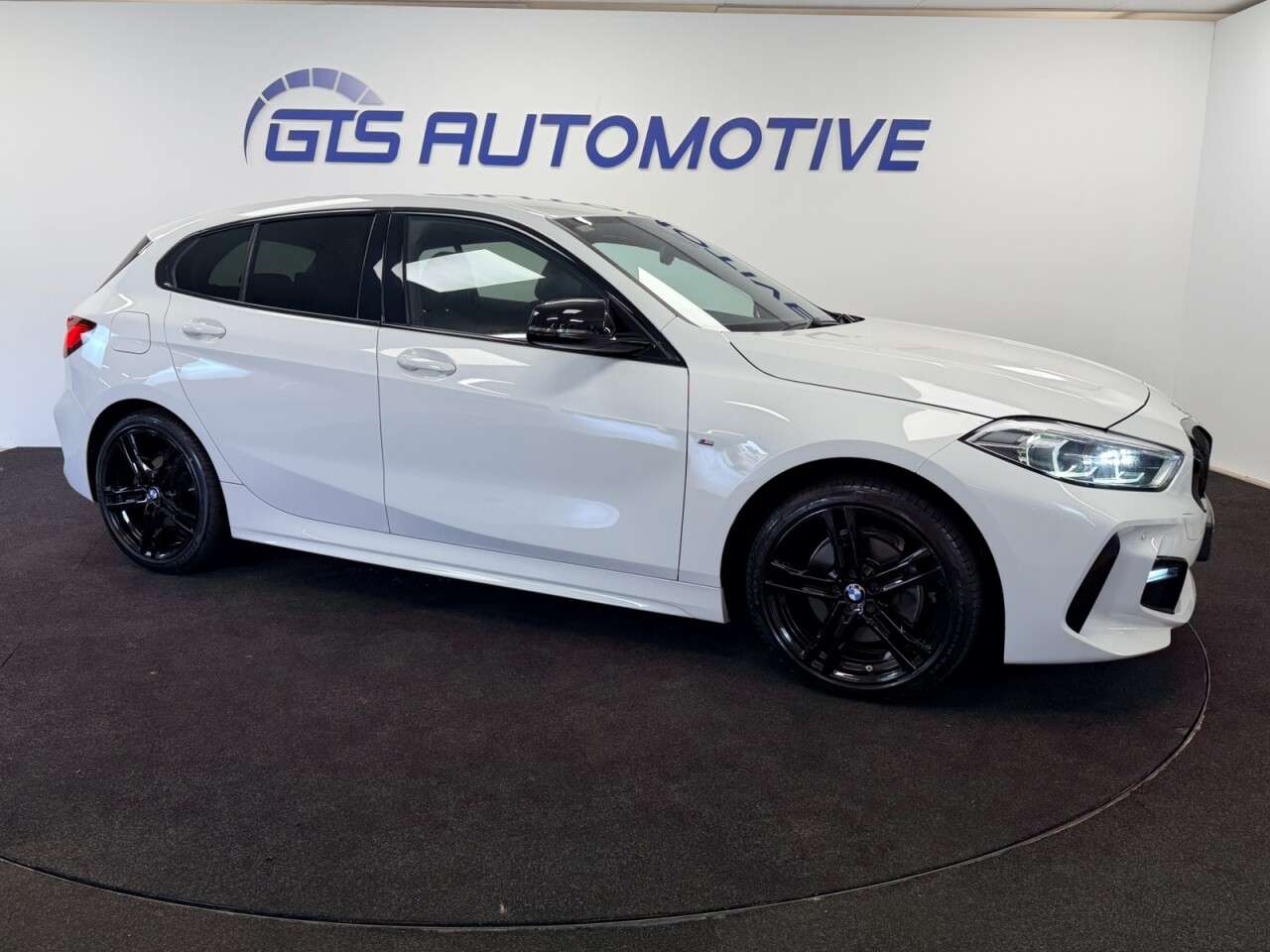 A 2020 BMW 1 SERIES 118i M-SPORT FIVE DOOR 140 BHP + SAT NAV + HEATED LEATHER SIX MONTH WARRANT A 2020 BMW 1 SERIES 118i M-SPORT FIVE DOOR 140 BHP + SAT NAV + HEATED LEATHER SIX MONTH WARRANT