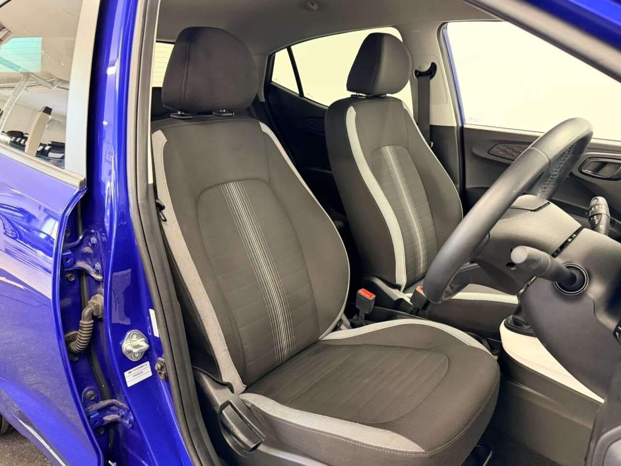 A 2023 HYUNDAI I10 1.0 PREMIUM FIVE DOOR AUTO 70 BHP + REAR CAMERA + HEATED SEATS SIX MONTH WA A 2023 HYUNDAI I10 1.0 PREMIUM FIVE DOOR AUTO 70 BHP + REAR CAMERA + HEATED SEATS SIX MONTH WA