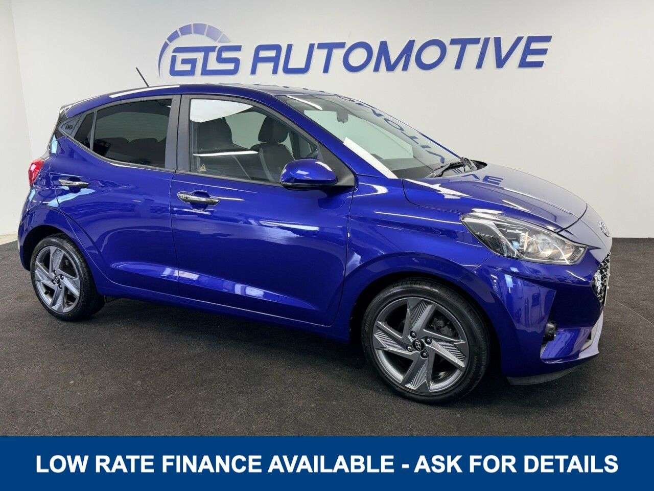 A 2023 HYUNDAI I10 1.0 PREMIUM FIVE DOOR AUTO 70 BHP + REAR CAMERA + HEATED SEATS SIX MONTH WA A 2023 HYUNDAI I10 1.0 PREMIUM FIVE DOOR AUTO 70 BHP + REAR CAMERA + HEATED SEATS SIX MONTH WA