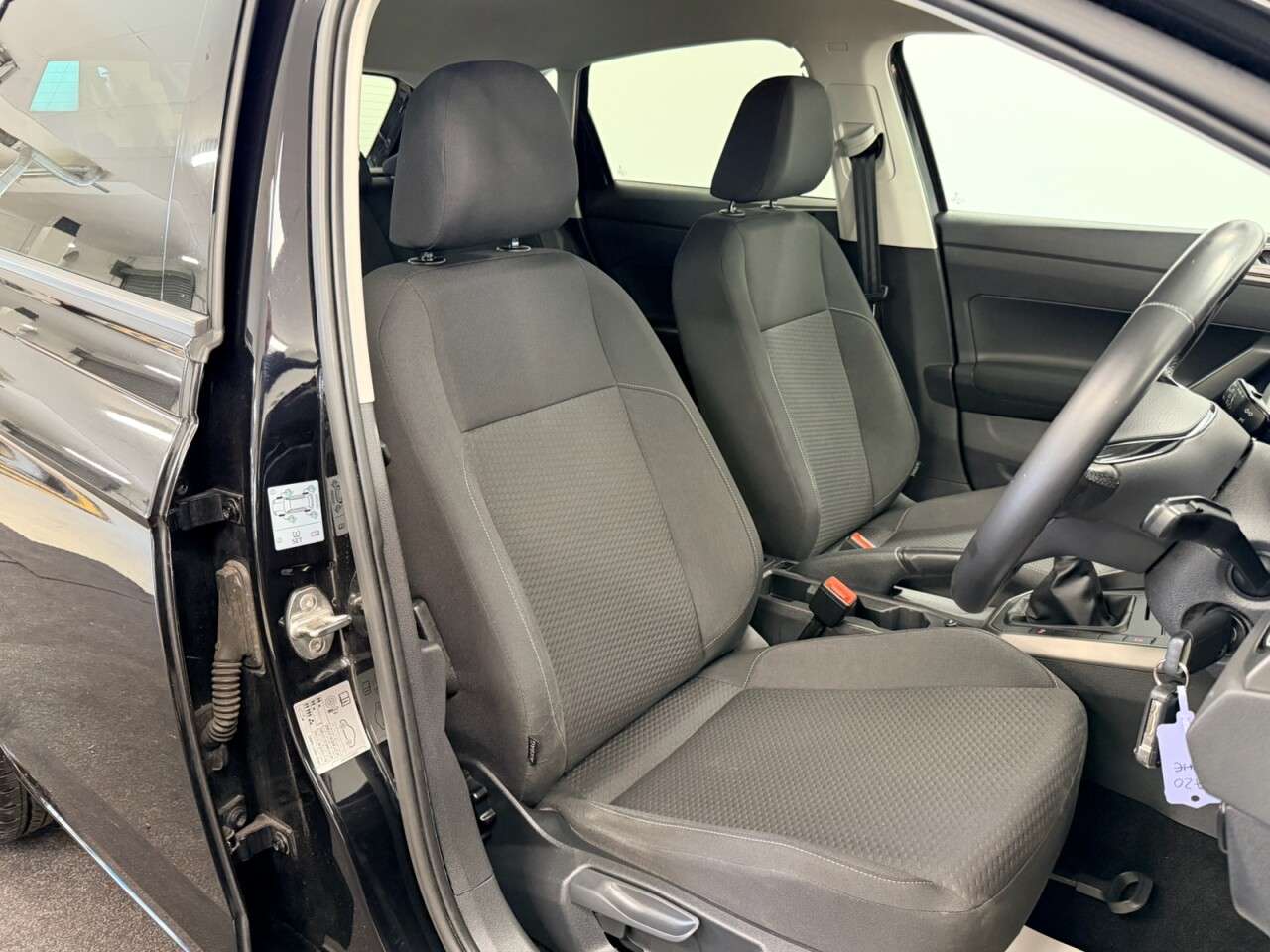 A 2020 VOLKSWAGEN POLO 1.0 TSI MATCH FIVE DOOR 95 BHP + APPLE CAR PLAY + PARK SENSORS SIX MONTH WA A 2020 VOLKSWAGEN POLO 1.0 TSI MATCH FIVE DOOR 95 BHP + APPLE CAR PLAY + PARK SENSORS SIX MONTH WA