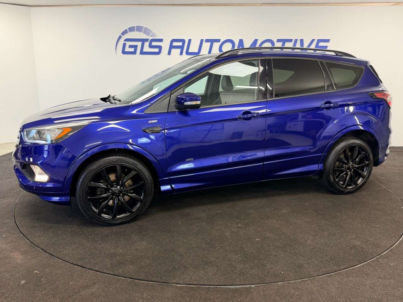 A 2017 FORD KUGA 2.0 TDCi ECOBLUE ST-LINE AWD 4WD 180 BHP + SAT NAV + PARKING SENSORS SIX MO A 2017 FORD KUGA 2.0 TDCi ECOBLUE ST-LINE AWD 4WD 180 BHP + SAT NAV + PARKING SENSORS SIX MO