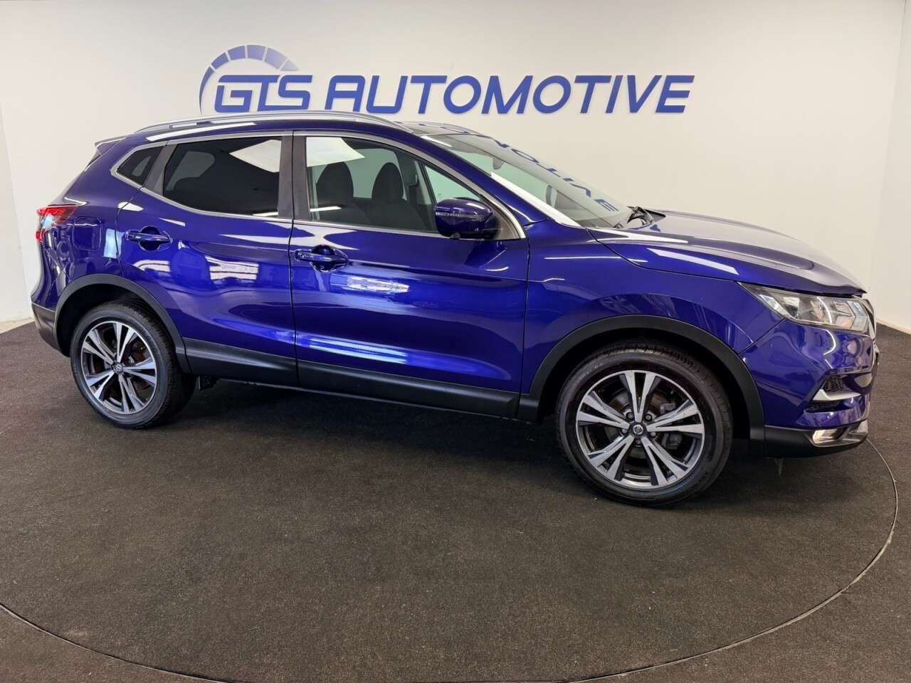 A 2018 NISSAN QASHQAI 1.5 dCi N-CONNECTA 110 BHP + SAT NAV + GLASS SUNROOF + 360 CAMERAS SIX MONT A 2018 NISSAN QASHQAI 1.5 dCi N-CONNECTA 110 BHP + SAT NAV + GLASS SUNROOF + 360 CAMERAS SIX MONT