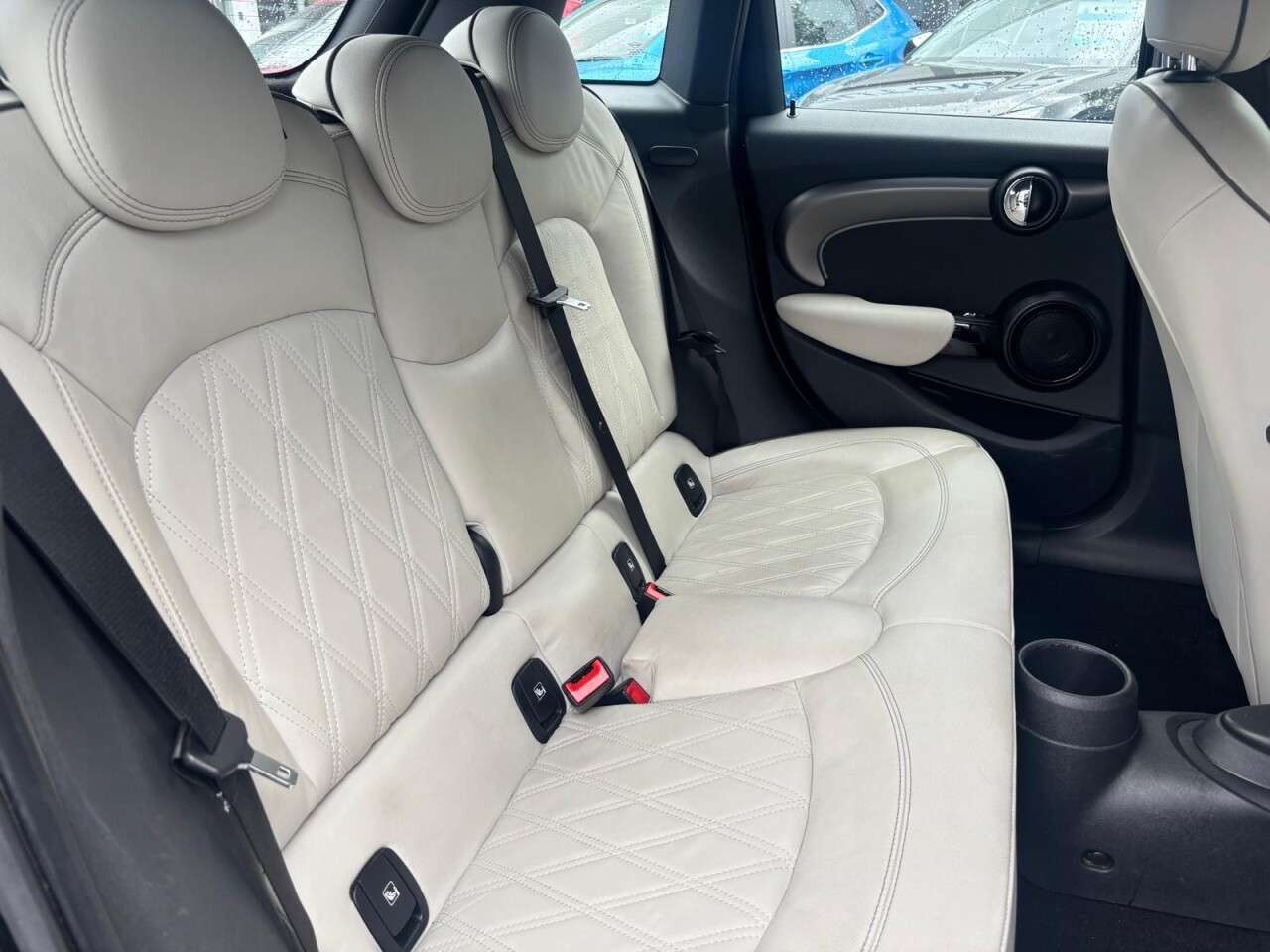 A 2022 MINI HATCH 1.5 COOPER EXCLUSIVE FIVE DOOR 135 BHP + LEATHER A 2022 MINI HATCH 1.5 COOPER EXCLUSIVE FIVE DOOR 135 BHP + LEATHER