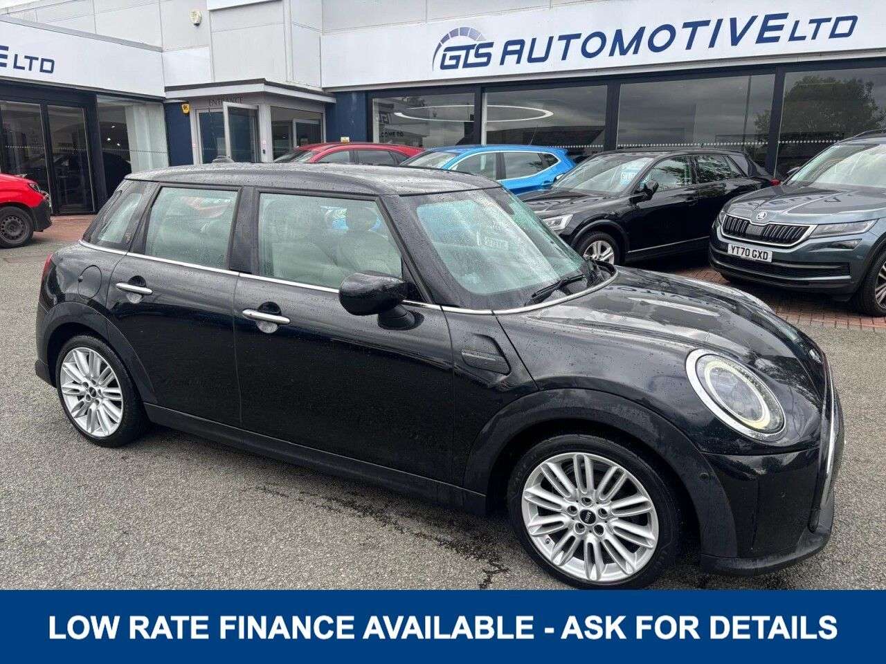 A 2022 MINI HATCH 1.5 COOPER EXCLUSIVE FIVE DOOR 135 BHP + LEATHER A 2022 MINI HATCH 1.5 COOPER EXCLUSIVE FIVE DOOR 135 BHP + LEATHER