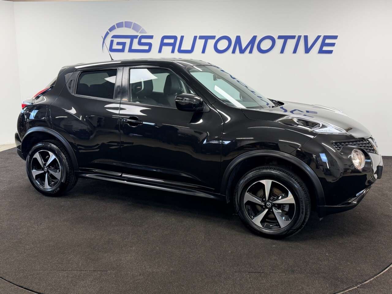 A 2018 NISSAN JUKE 1.6 BOSE PERSONAL EDITION 115 BHP + SAT NAV + REAR CAMERA SIX MONTH WARRANT A 2018 NISSAN JUKE 1.6 BOSE PERSONAL EDITION 115 BHP + SAT NAV + REAR CAMERA SIX MONTH WARRANT