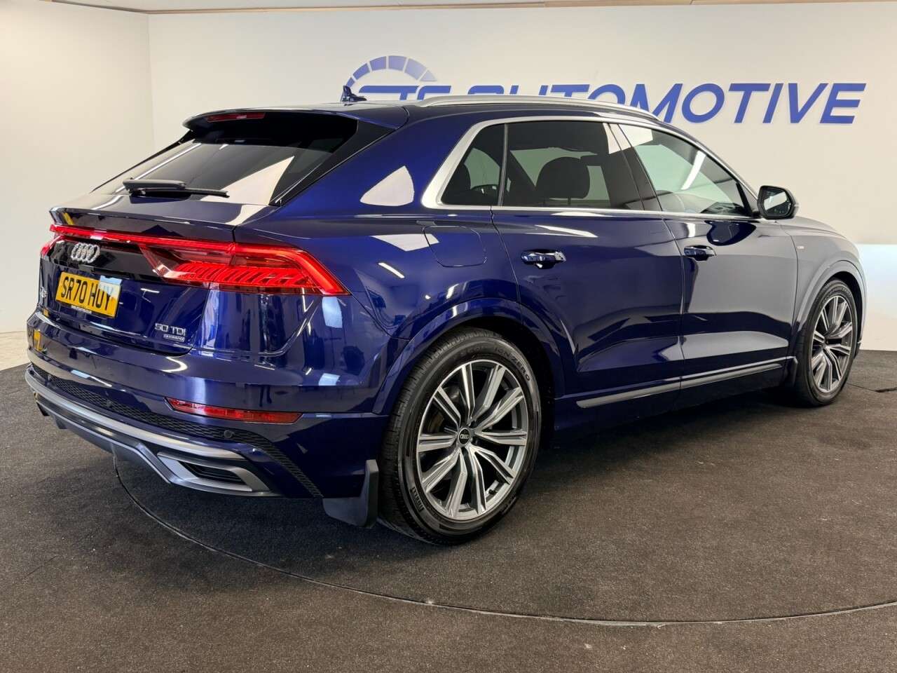 2020 AUDI Q8 2020 AUDI Q8