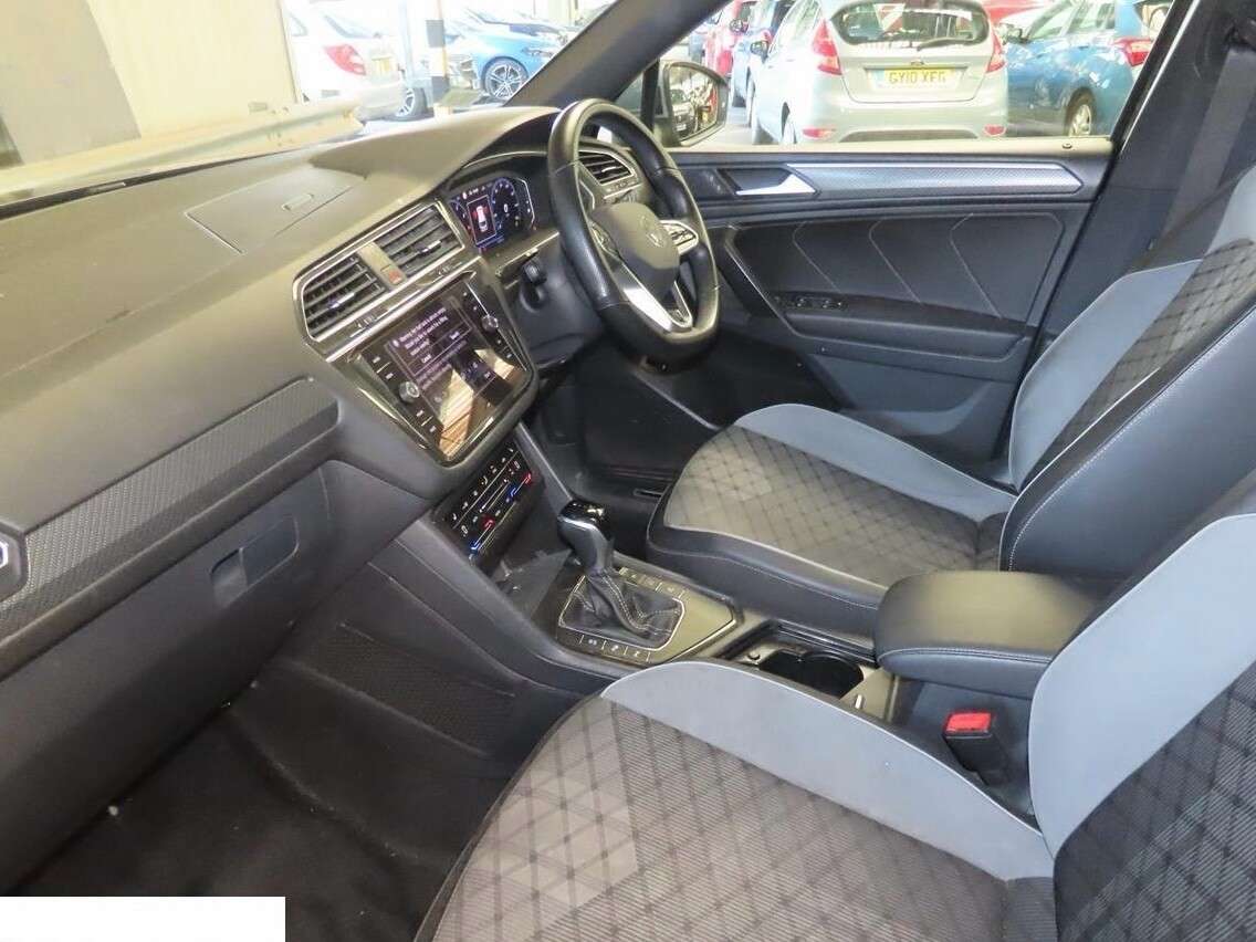 A 2022 VOLKSWAGEN TIGUAN ALLSPACE 1.5 TSI R-LINE DSG AUTO 150 BHP + 7 SEATS + SAT NAV A 2022 VOLKSWAGEN TIGUAN ALLSPACE 1.5 TSI R-LINE DSG AUTO 150 BHP + 7 SEATS + SAT NAV