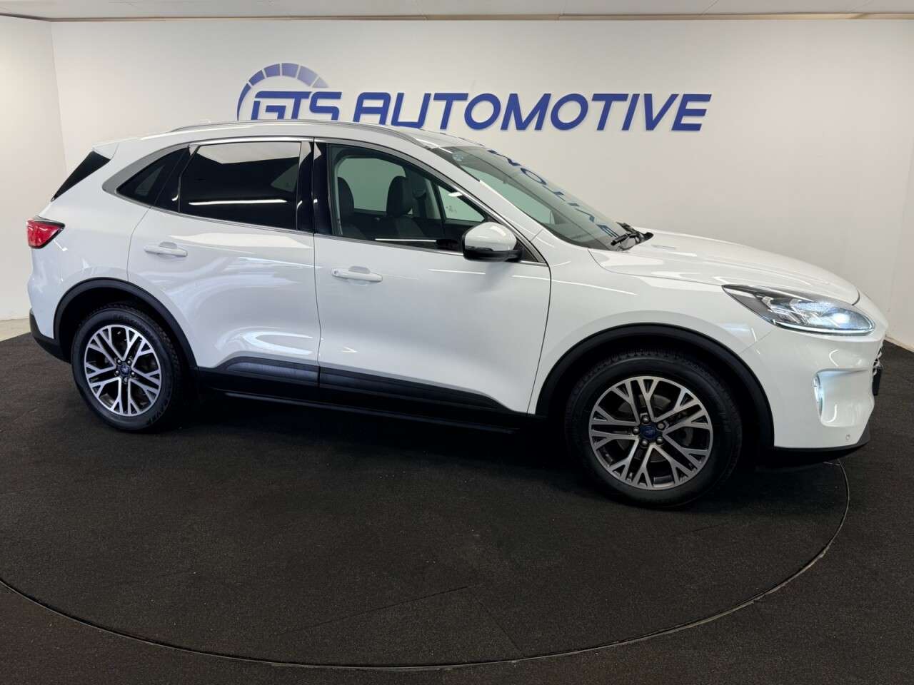 A 2020 FORD KUGA 2.0D ECOBLUE MHEV TITANIUM 150 BHP + SAT NAV + BANG OLUFSEN SIX MONTH WARRA A 2020 FORD KUGA 2.0D ECOBLUE MHEV TITANIUM 150 BHP + SAT NAV + BANG OLUFSEN SIX MONTH WARRA