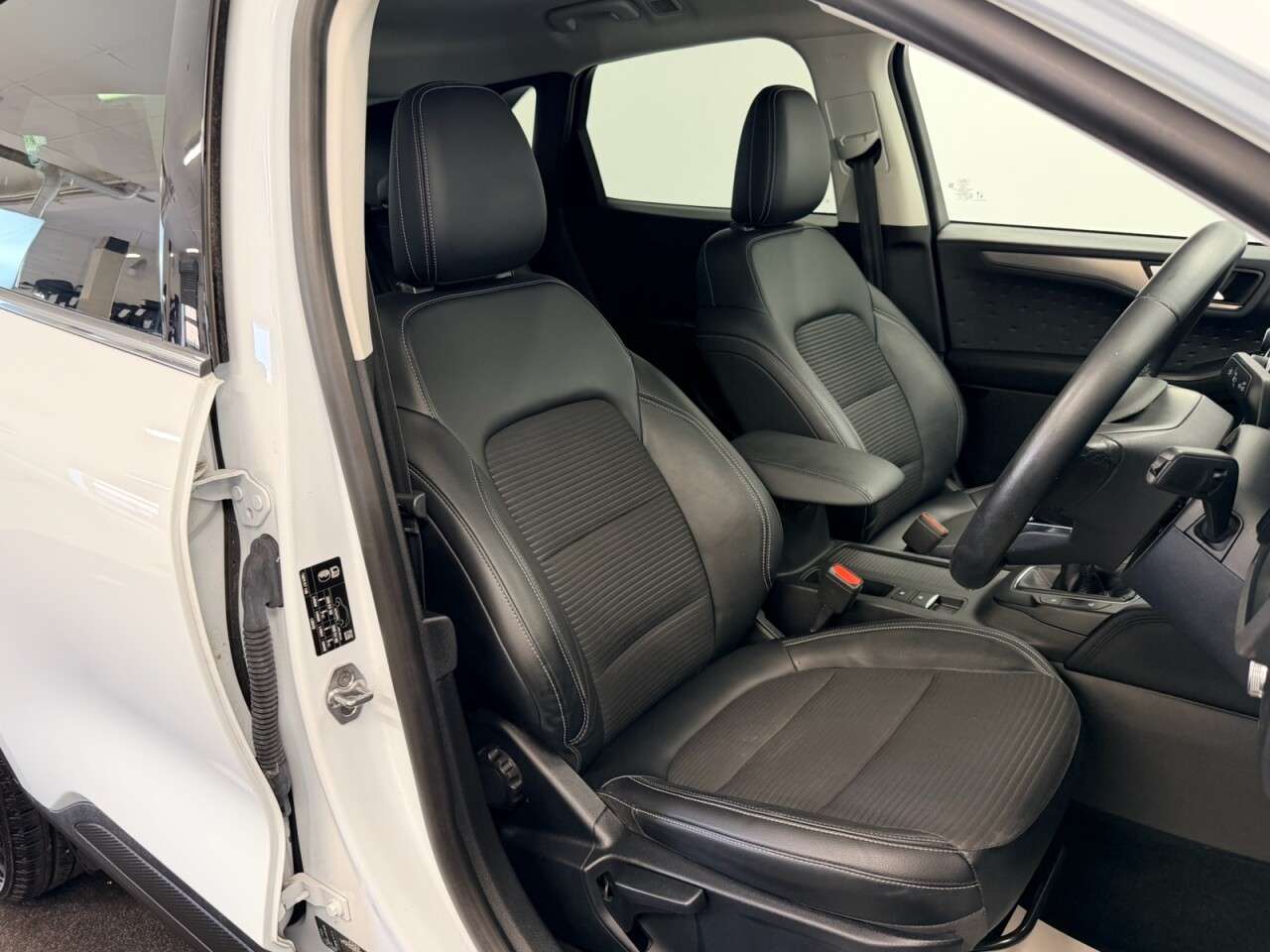 A 2020 FORD KUGA 2.0D ECOBLUE MHEV TITANIUM 150 BHP + SAT NAV + BANG OLUFSEN SIX MONTH WARRA A 2020 FORD KUGA 2.0D ECOBLUE MHEV TITANIUM 150 BHP + SAT NAV + BANG OLUFSEN SIX MONTH WARRA