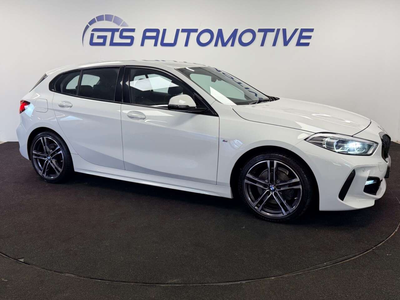 A 2020 BMW 1 SERIES 118i M-SPORT FIVE DOOR 140 BHP + SAT NAV + HEATED LEATHER SIX MONTH WARRANT A 2020 BMW 1 SERIES 118i M-SPORT FIVE DOOR 140 BHP + SAT NAV + HEATED LEATHER SIX MONTH WARRANT