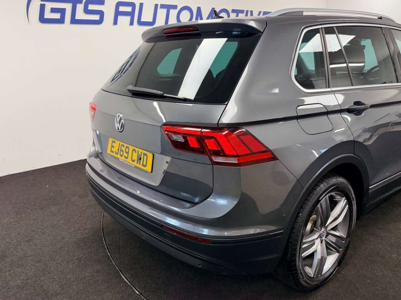 2019 VOLKSWAGEN TIGUAN 2019 VOLKSWAGEN TIGUAN