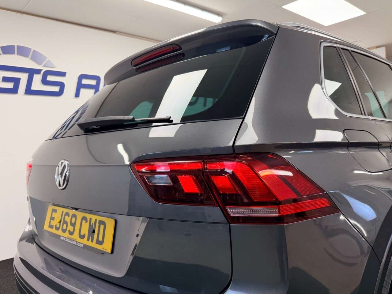 2019 VOLKSWAGEN TIGUAN 2019 VOLKSWAGEN TIGUAN