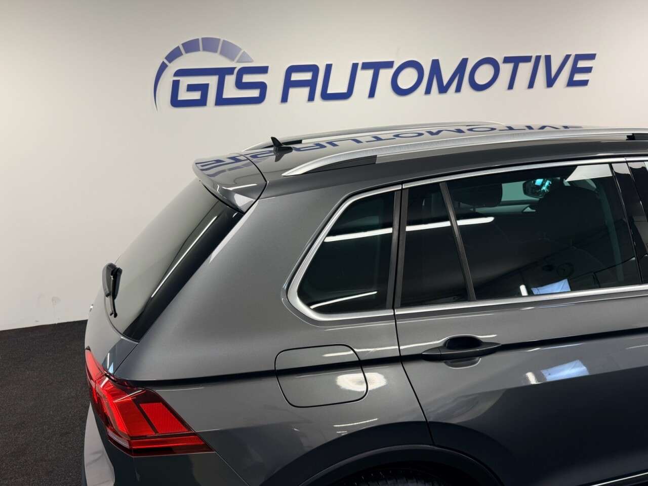 2019 VOLKSWAGEN TIGUAN 2019 VOLKSWAGEN TIGUAN