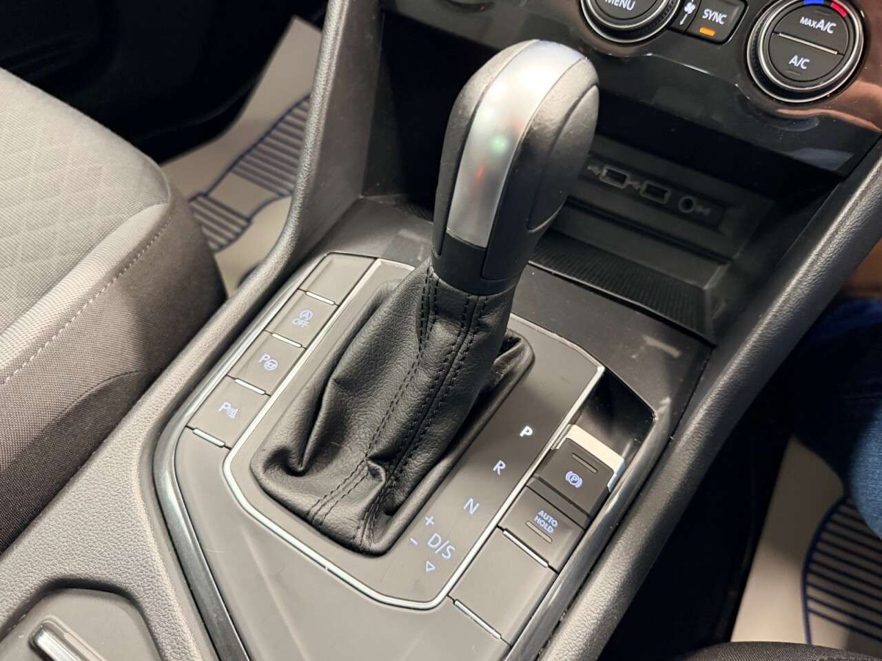 2019 VOLKSWAGEN TIGUAN 2019 VOLKSWAGEN TIGUAN