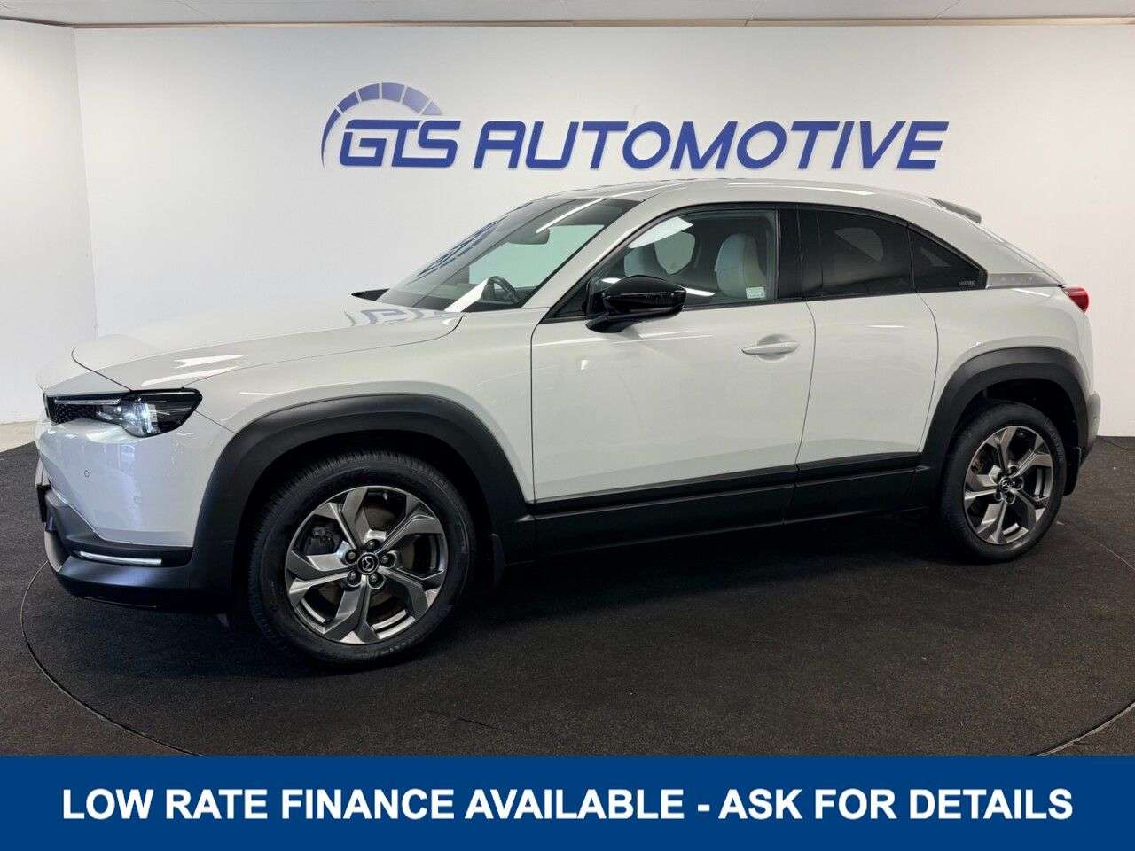 A 2021 MAZDA MX-30 35.5kWh FIRST EDITION ELECTRIC AUTO 145 BHP + SAT NAV + REAR CAMERA SIX MON A 2021 MAZDA MX-30 35.5kWh FIRST EDITION ELECTRIC AUTO 145 BHP + SAT NAV + REAR CAMERA SIX MON