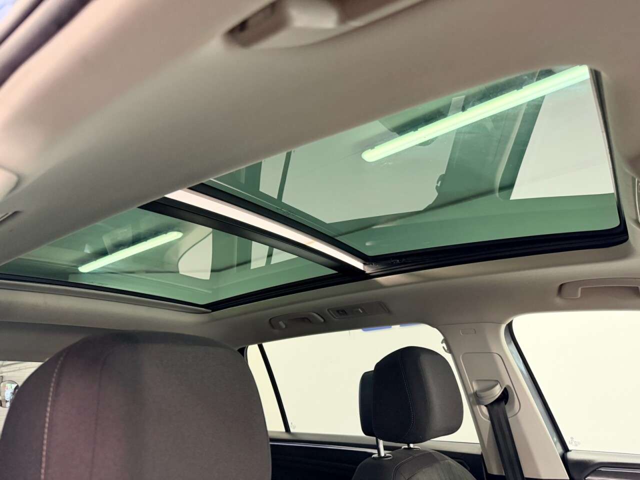 A 2021 VOLKSWAGEN TIGUAN ALLSPACE 2.0 TDI SEL DSG AUTO 150 BHP + SAT NAV + 7 SEATS + GLASS SUNROOF SIX MONTH A 2021 VOLKSWAGEN TIGUAN ALLSPACE 2.0 TDI SEL DSG AUTO 150 BHP + SAT NAV + 7 SEATS + GLASS SUNROOF SIX MONTH