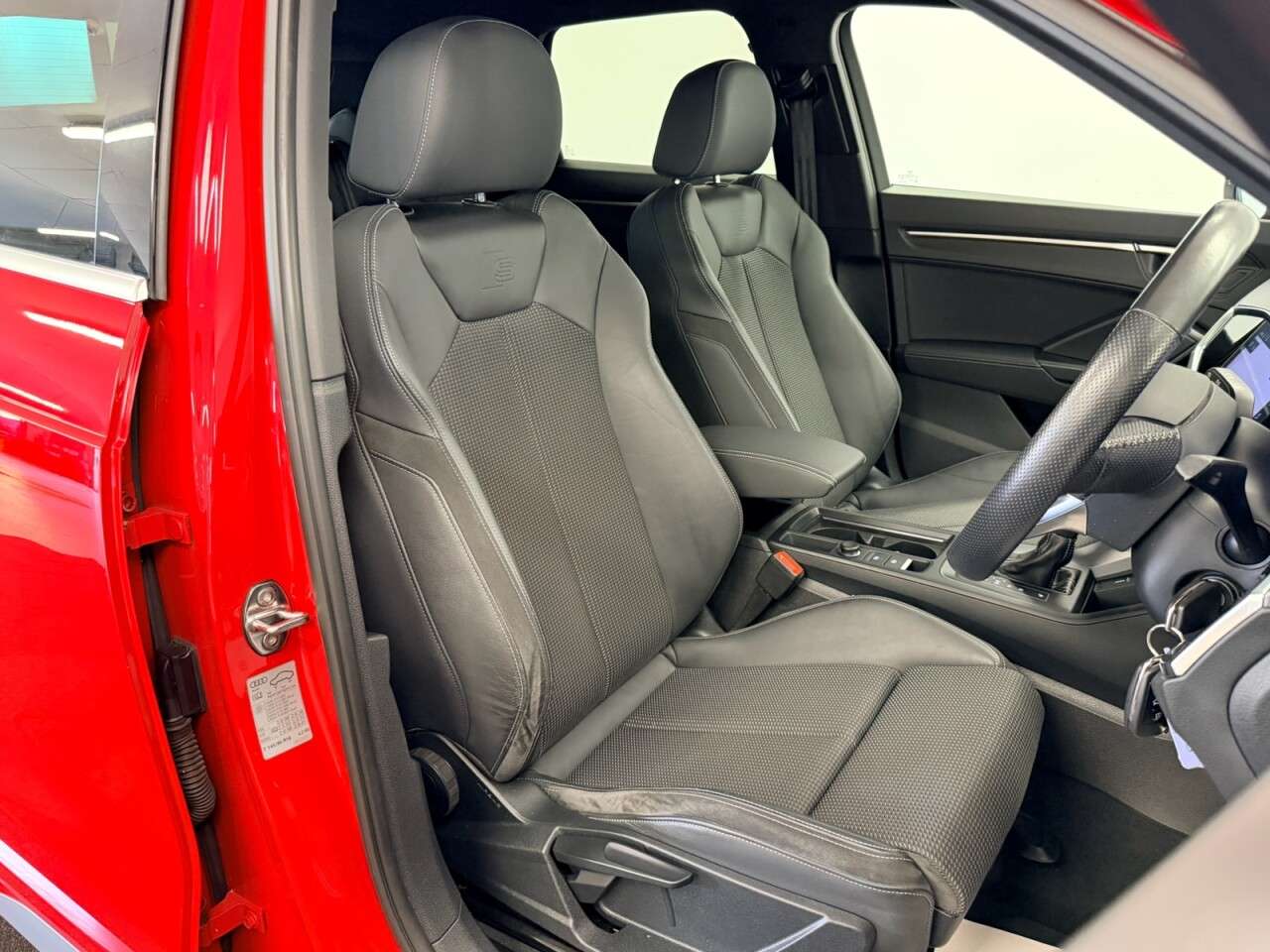 A 2020 AUDI Q3 1.5 TFSI CoD 35 S-LINE S-TRONIC 150 BHP + SAT NAV + B&O + CAMERA + HEATED S A 2020 AUDI Q3 1.5 TFSI CoD 35 S-LINE S-TRONIC 150 BHP + SAT NAV + B&O + CAMERA + HEATED S