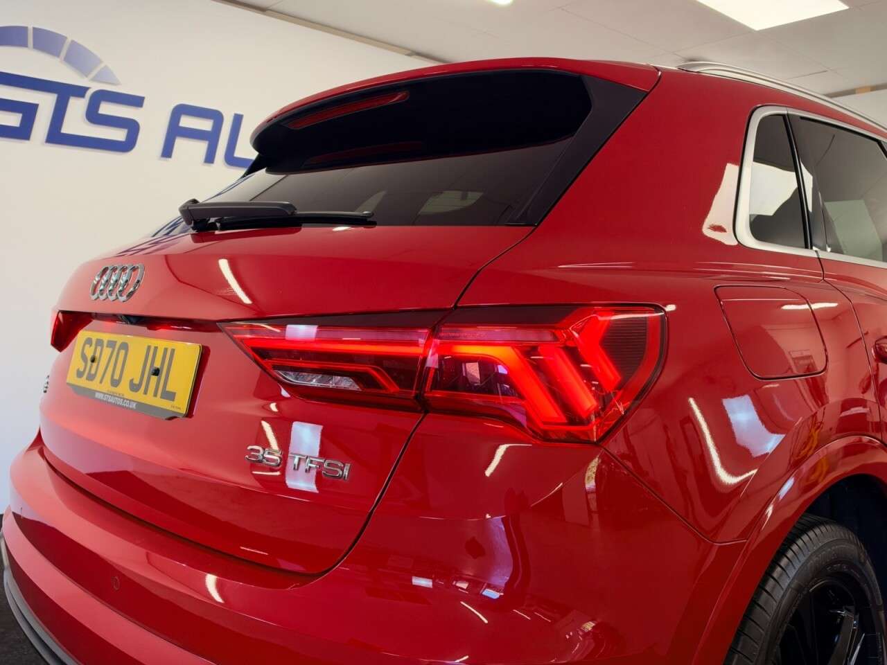 2020 AUDI Q3 2020 AUDI Q3