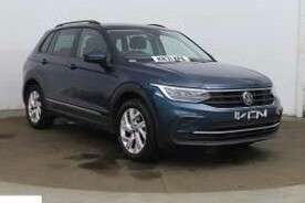 A 2022 VOLKSWAGEN TIGUAN 1.5 TSI LIFE DSG AUTO 150 BHP + SAT NAV A 2022 VOLKSWAGEN TIGUAN 1.5 TSI LIFE DSG AUTO 150 BHP + SAT NAV