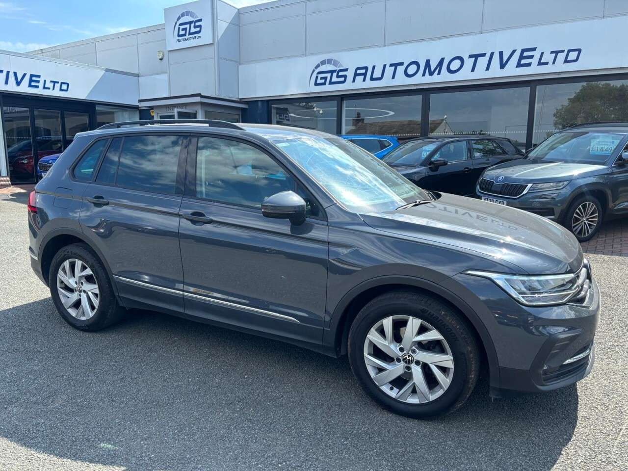 A 2023 VOLKSWAGEN TIGUAN 1.5 TSI LIFE DSG AUTO 150 BHP + SAT NAV A 2023 VOLKSWAGEN TIGUAN 1.5 TSI LIFE DSG AUTO 150 BHP + SAT NAV