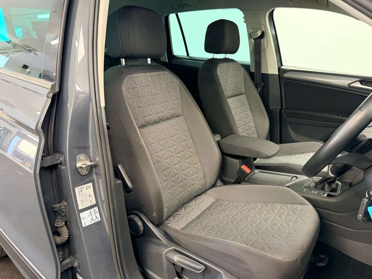 A 2023 VOLKSWAGEN TIGUAN 1.5 TSI LIFE DSG AUTO 150 BHP + SAT NAV + PARKING SENSORS SIX MONTH WARRANT A 2023 VOLKSWAGEN TIGUAN 1.5 TSI LIFE DSG AUTO 150 BHP + SAT NAV + PARKING SENSORS SIX MONTH WARRANT