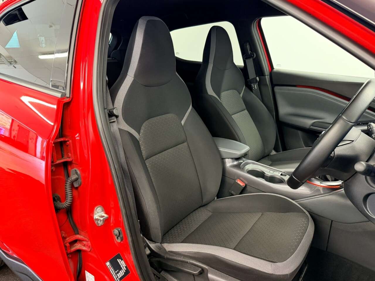A 2020 NISSAN JUKE 1.0 DIG-T N-CONNECTA 115 BHP + SAT NAV + REAR CAMERA SIX MONTH WARRANTY AUG A 2020 NISSAN JUKE 1.0 DIG-T N-CONNECTA 115 BHP + SAT NAV + REAR CAMERA SIX MONTH WARRANTY AUG