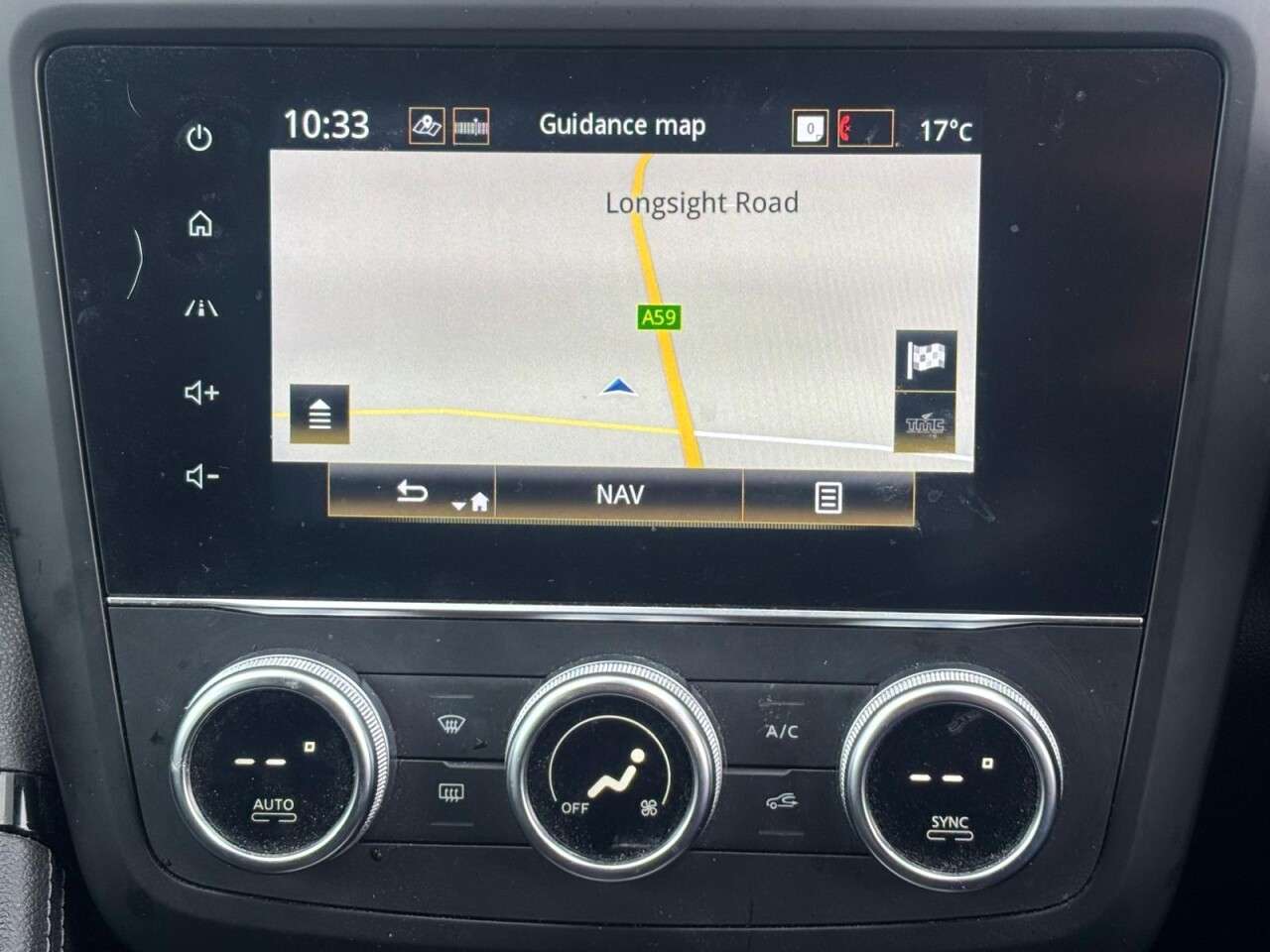 A 2020 RENAULT KADJAR 1.3 TCe ICONIC 140 BHP + SAT NAV + REAR CAMERA A 2020 RENAULT KADJAR 1.3 TCe ICONIC 140 BHP + SAT NAV + REAR CAMERA