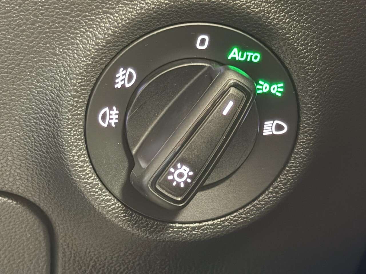 2022 SKODA KAROQ 2022 SKODA KAROQ